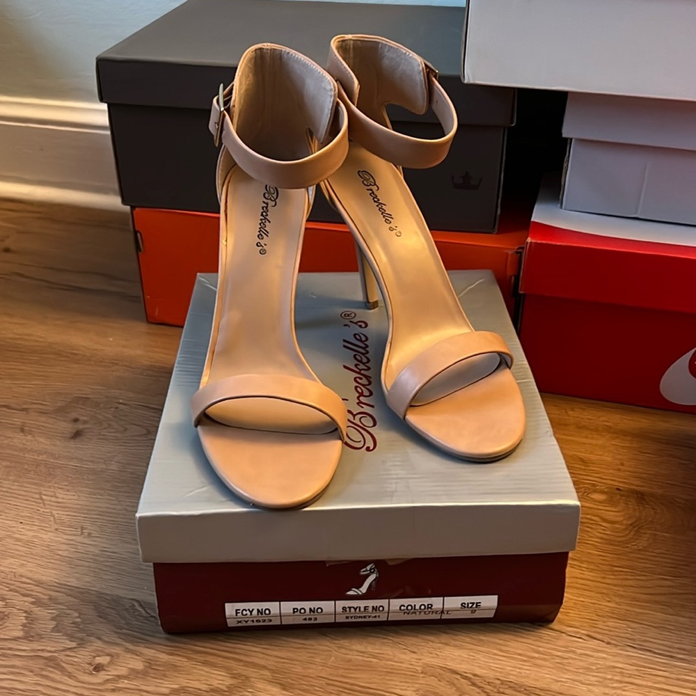 Beige heels
